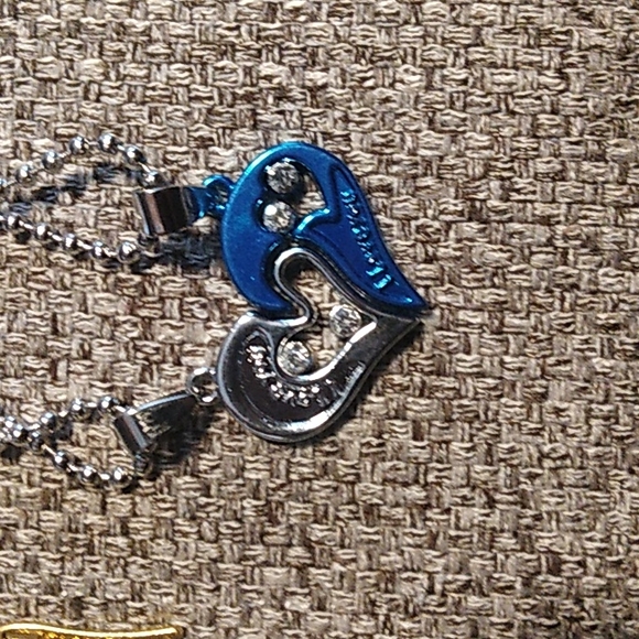 broken heart couple necklace - Picture 2 of 6